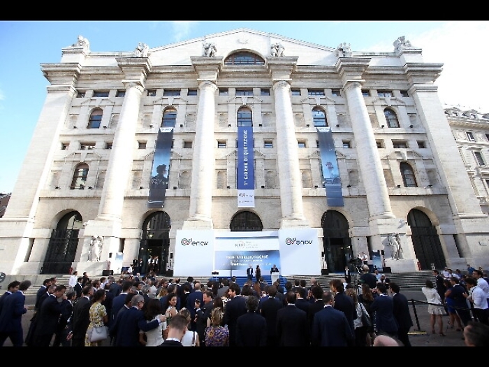 Borsa: Milano chiude in calo -0,44%