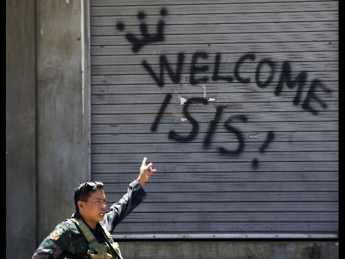 Espulso albanese, inneggiava all'Isis