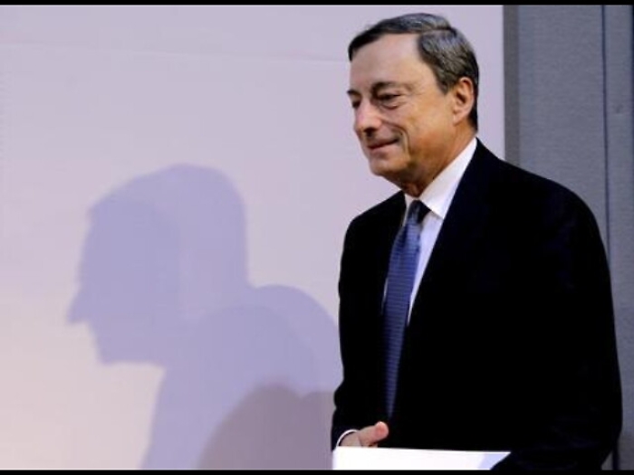 Draghi promuove la riforma del lavoro dell'Italia