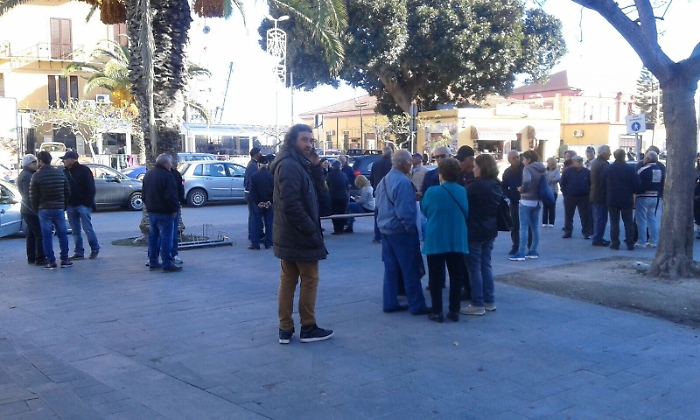 Licata, le ruspe non si fermano In pochi al corteo degli abusivi