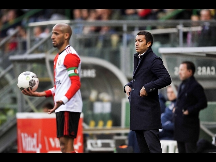 Van Bronckhorst, motivazioni non mancano