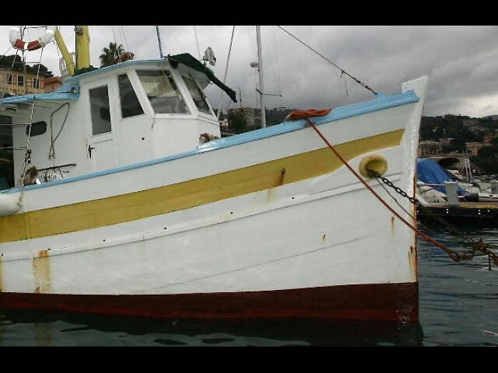 Gett&ograve; uomo in mare, arrestato comandante