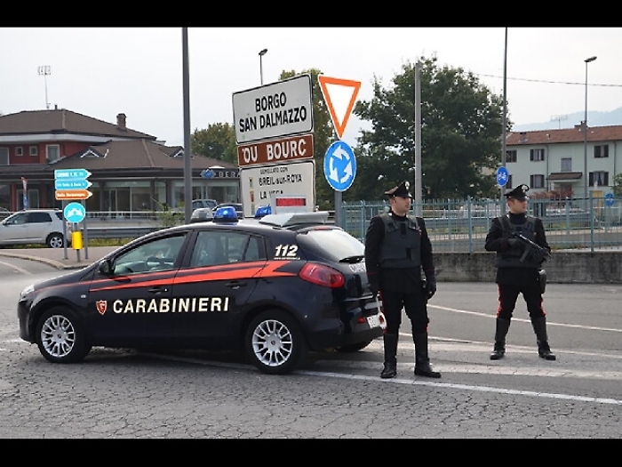 Legato in casa per la pensione,3 arresti