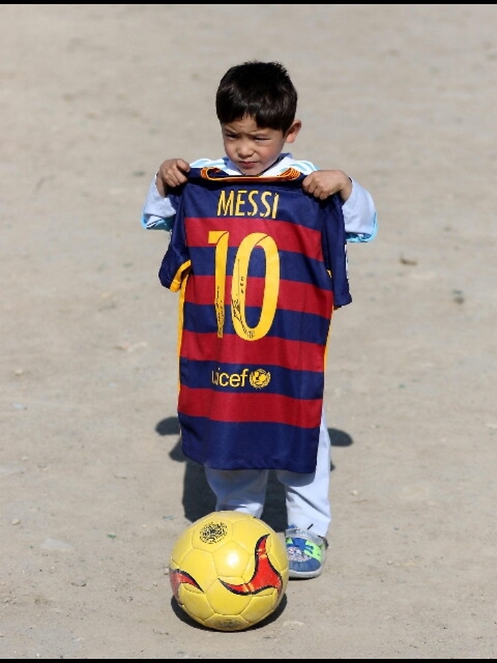 Messi incontra bimbo afgano Murtaza