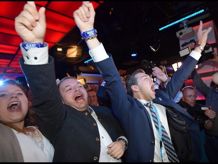 Schulz, populisti in Bundestag minaccia