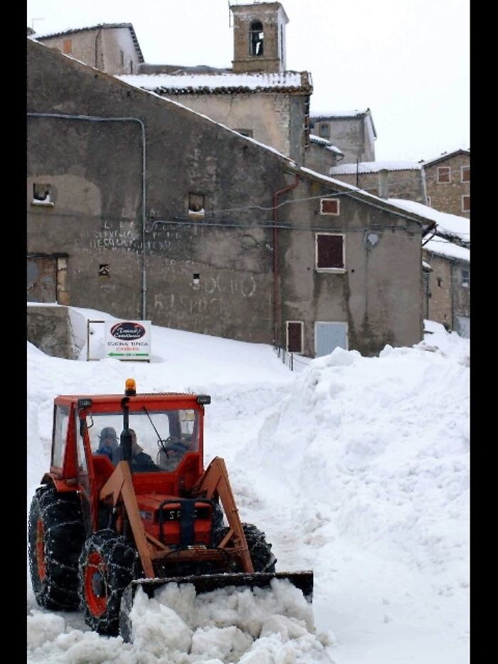 Crolla porzione campanile Castelluccio