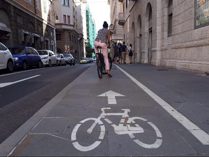 A Trieste corsia ciclabile a senso unico