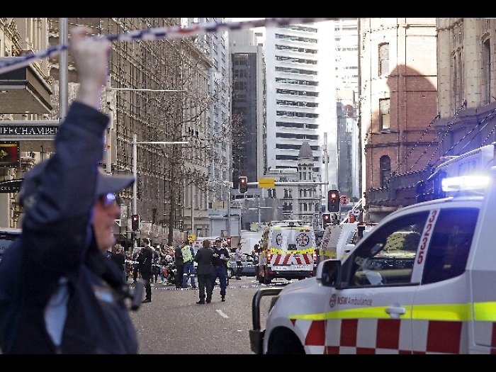 Con coltello contro passanti a Sidney