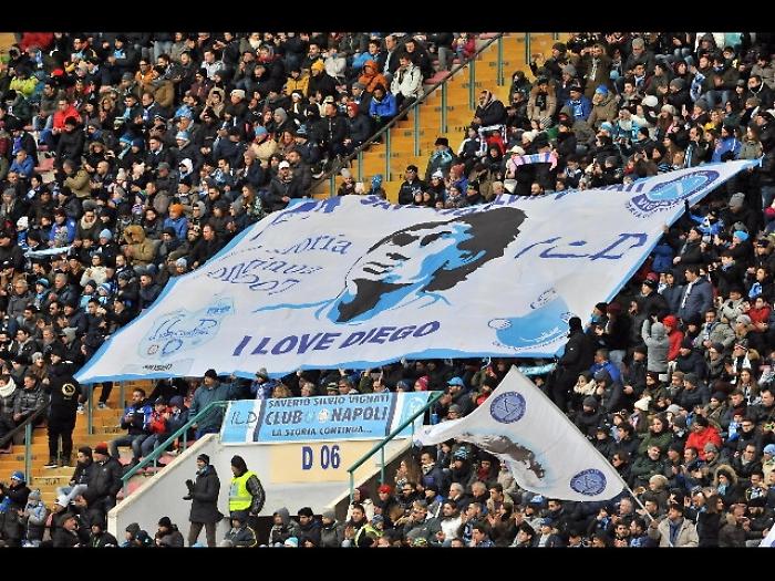 Maradona, oggi di nuovo giocatore Napoli