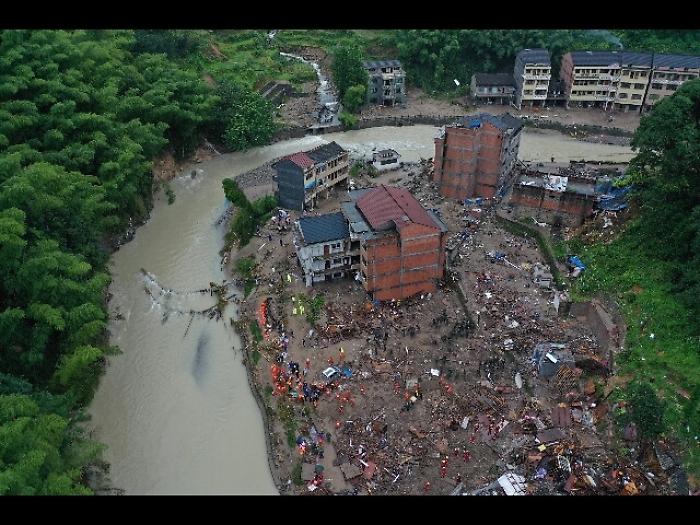 Cina: sale bilancio tifone, 49 morti