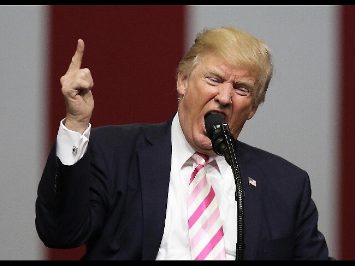 La popolarit&agrave; di Trump ai minimi storici