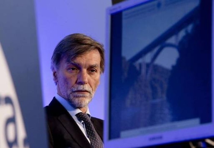 Delrio: &laquo;A Catania l'80% delle scuole costruito prima che entrassero in vigore le norme antisismiche&raquo; 