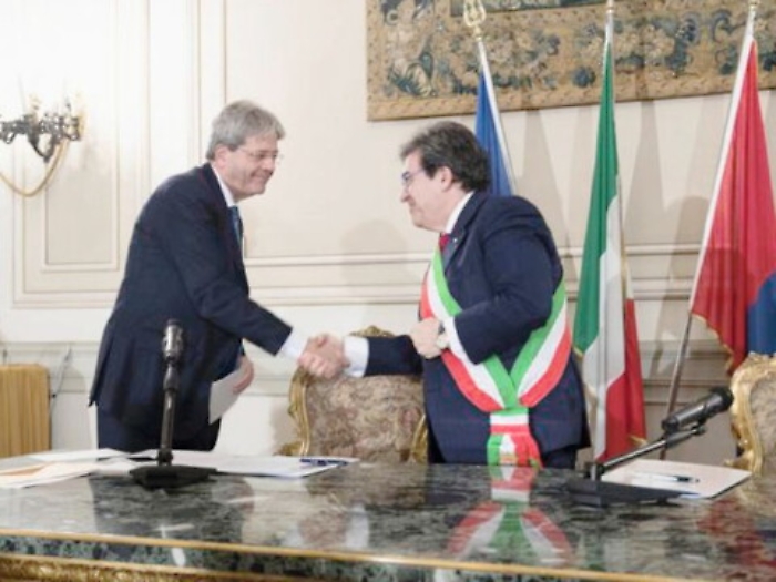 Bianco alla Regione, "modello Macron"