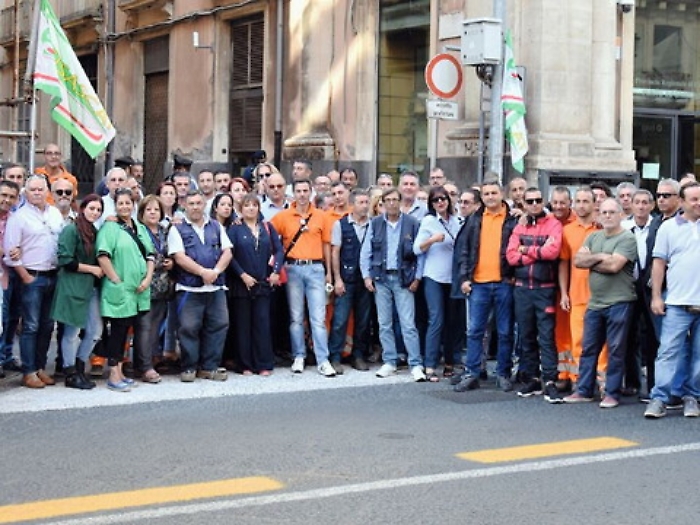 Pubbliservizi, spettro liquidazione. I sindacati: &laquo;Basta beghe politiche&raquo;