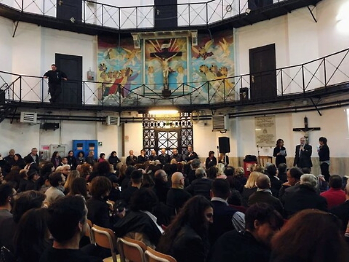 Detenuti-scrittori oltre le sbarre in cerca di felicit&agrave;