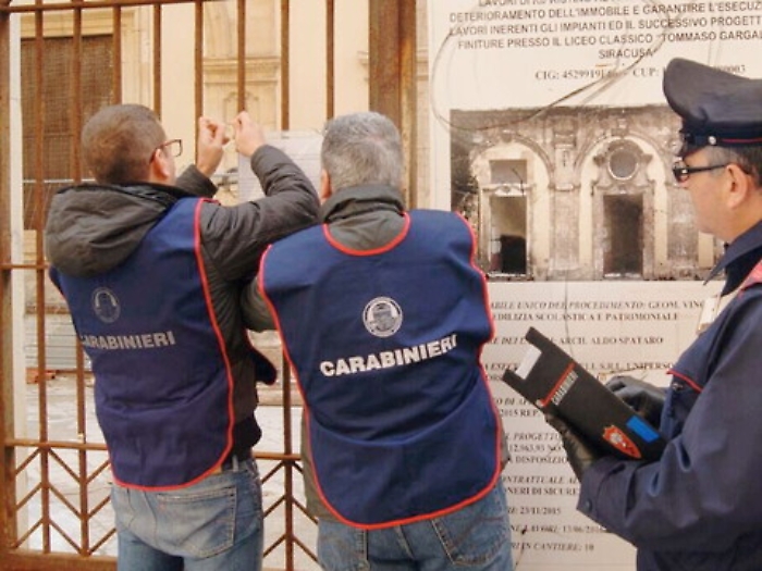 Siracusa, il Gargallo cade a pezzi: sequestrato