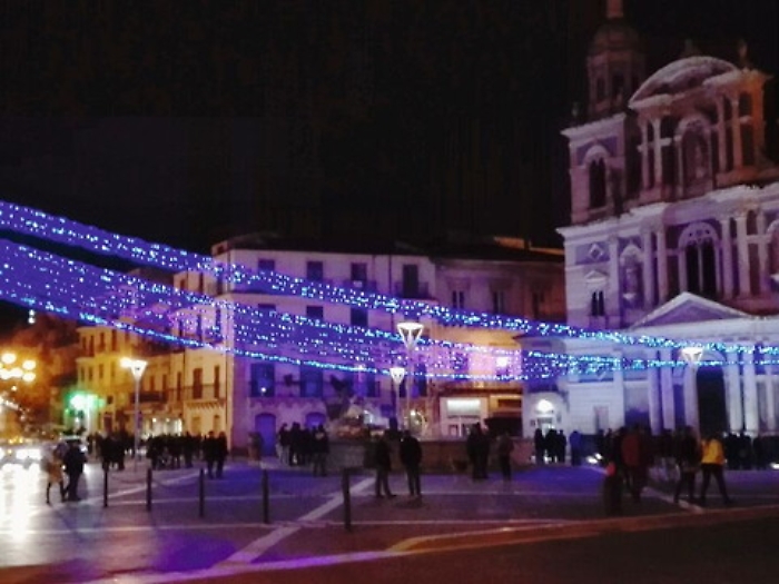 Aspettando luminarie e addobbi, Caltanissetta ancora al buio