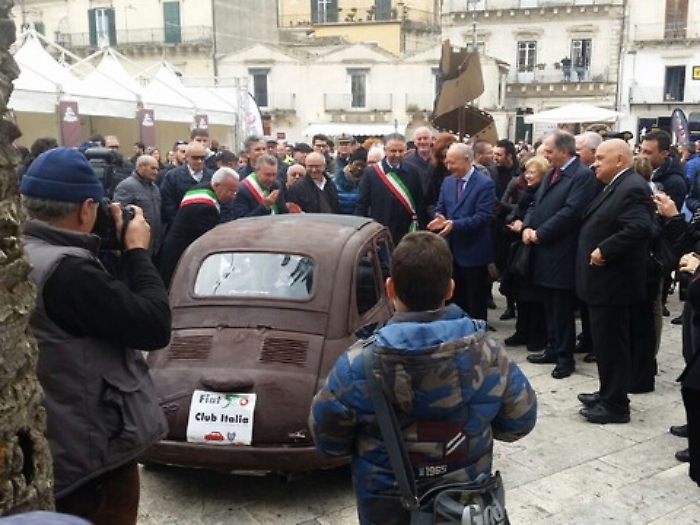 Un dolce tuffo nel cacao: Chocomodica s'&egrave; messa in moto