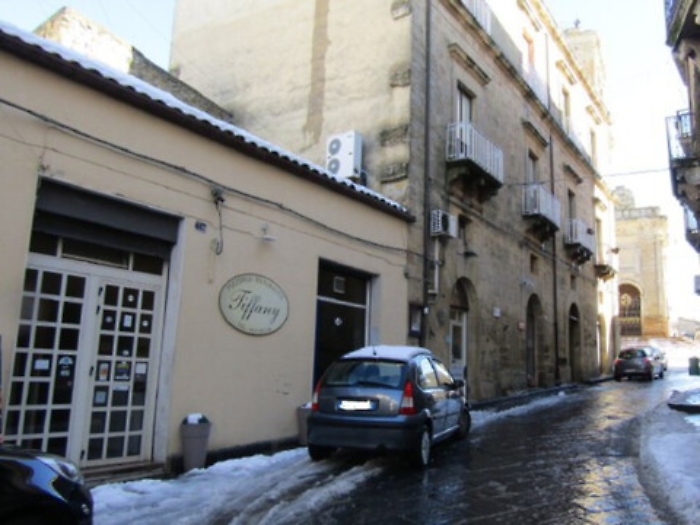 Enna, chiudono le saracinesche: la zona Duomo &egrave; deserta