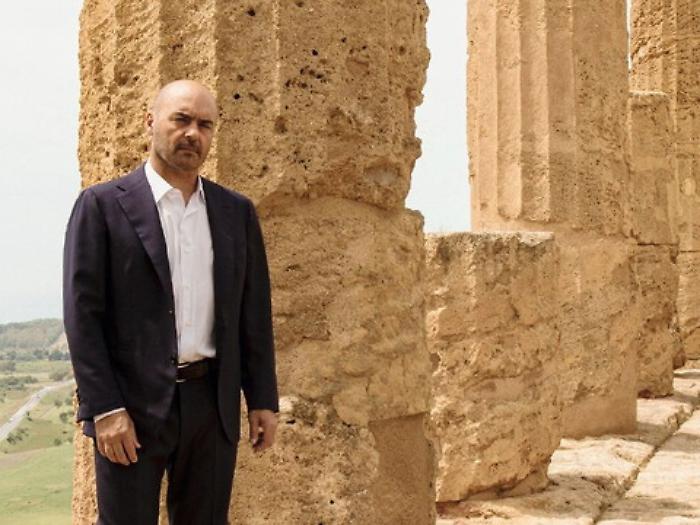 Stasera Su rai1 Montalbano &laquo;un eroe umano&raquo; nella luce della Sicilia 
