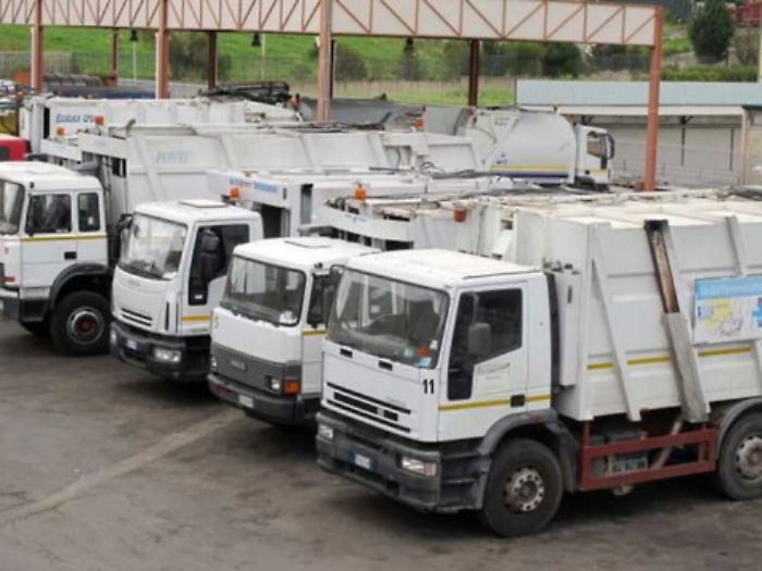 Raccolta rifiuti a Caltanissetta: il Tar ha sospeso la "gara-ponte"