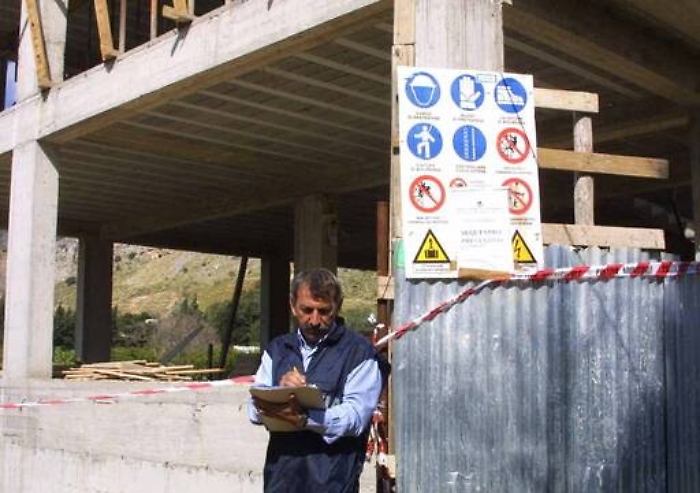 Ecomafie ed ecoreati, in Sicilia 87 denunce e 14 sequestri Legambiente: "La nuova legge funziona"