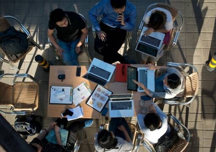 Riparte il Piano giovani della Regione: al via 800 tirocini in azienda