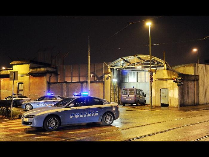 Ordigno rudimentale ad agenzia di viaggi