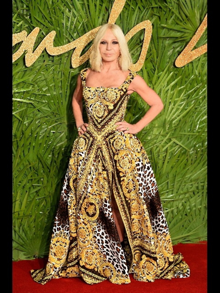 A Donatella Versace premio Fashion Icon
