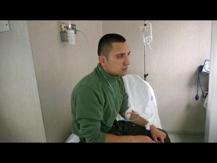 Incendio treno, aviere salva passeggero