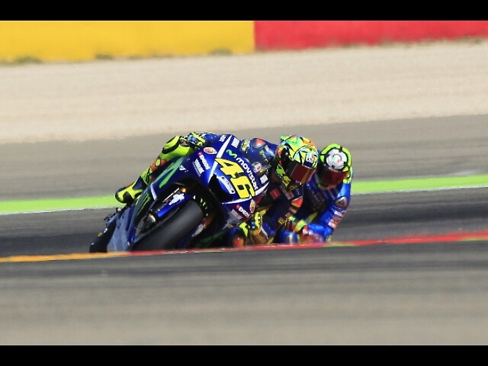 Moto: partenza ok, Rossi insegue Lorenzo