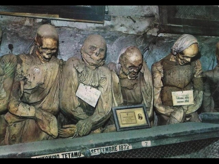 Raccolta fondi per salvare le mummie di Novara di Sicilia