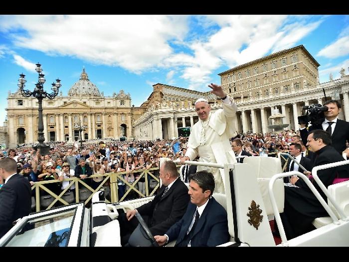 Papa, falsa illusione libert&agrave; fa schiavi
