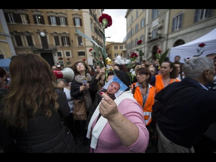 Protesta per assenza reato tortura
