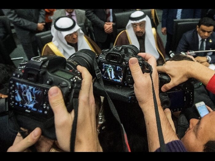 Petrolio: Opec, taglio a 32,5 mln barili