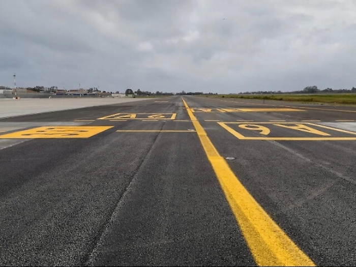 Lavori sulla pista conclusi
L'aeroporto torna operativo