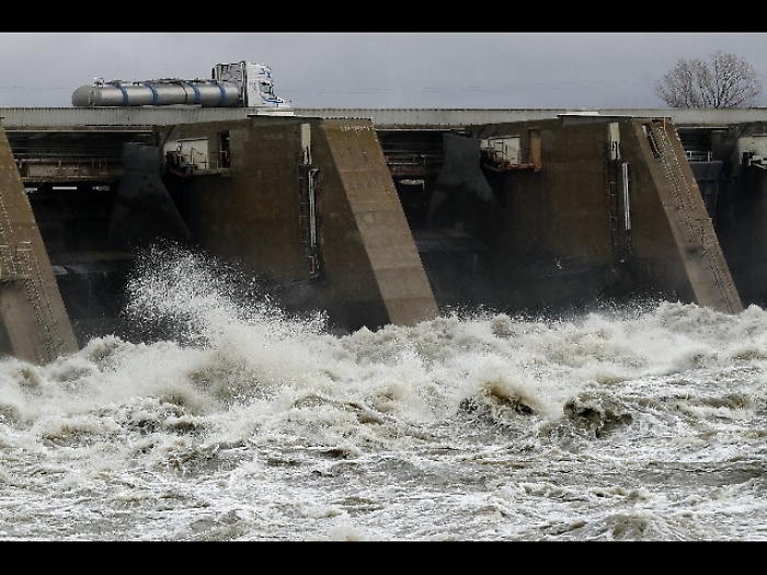 Francia: inondazioni nel sud, 1 disperso