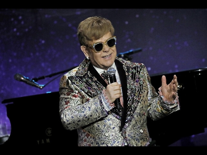 Elton Jonh, esce cd tributo Revamp