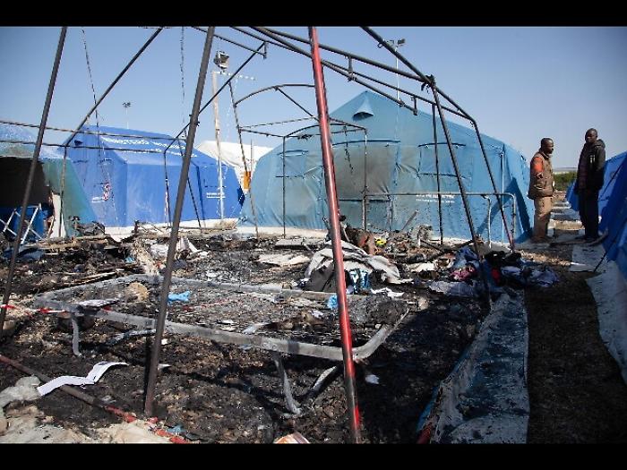 Rogo tendopoli: perizia tecnica su cause