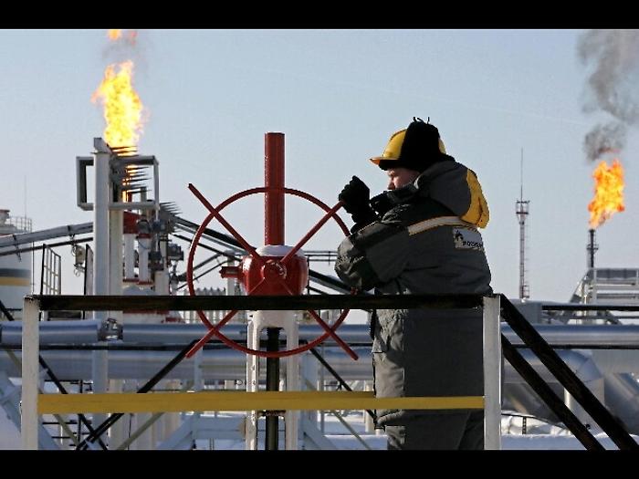 Petrolio: vicino a 50 dollari al barile