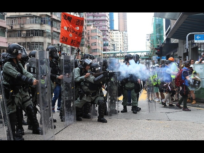 Hong Kong: Onu, inchiesta su polizia
