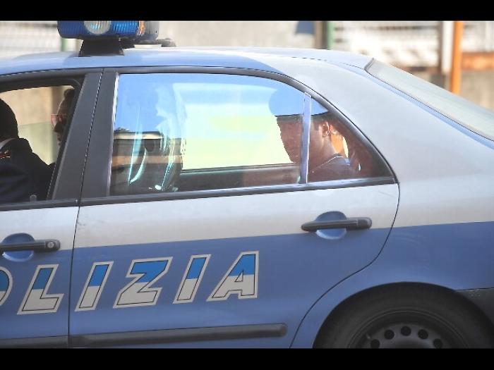 Scoperta 'fabbrica' documenti falsi