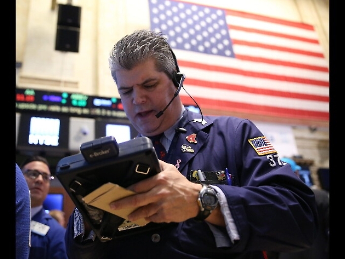 Borsa: Ny apre contrastata, Dj +0,18%