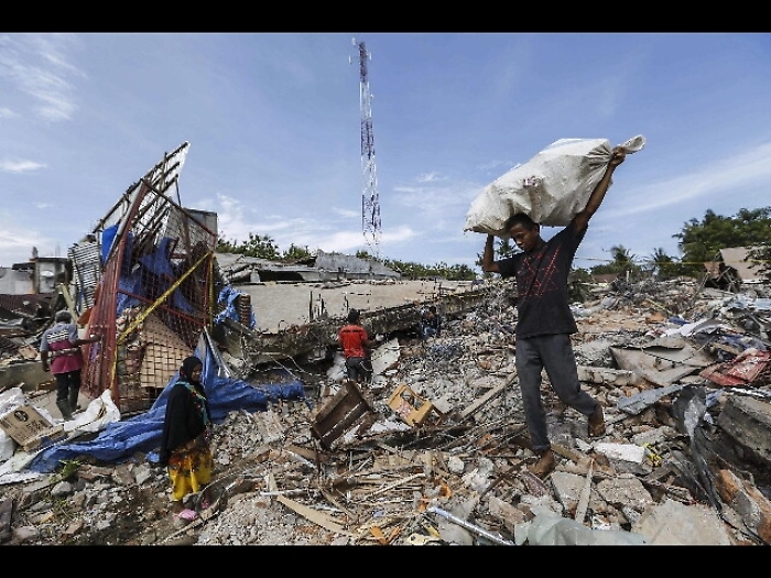 Terremoto di magnitudo 6.5 a Sumatra, quasi 100 morti