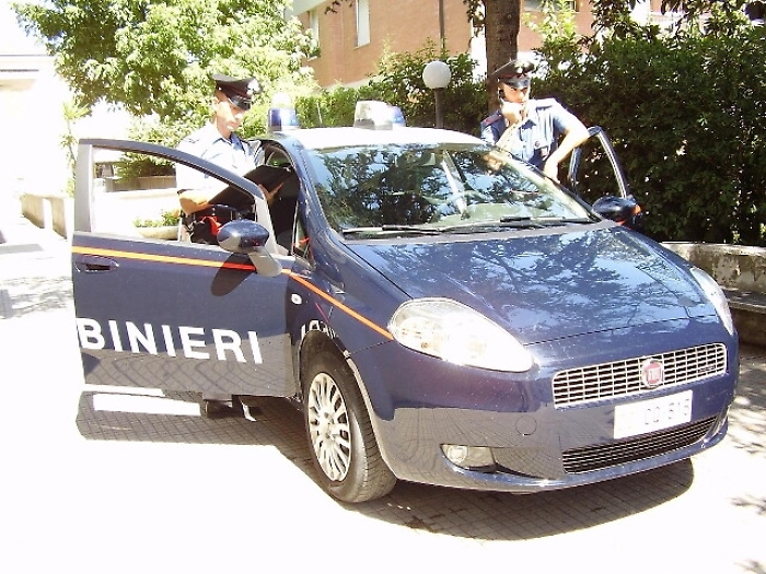 Perseguitava consigliere FdI, arrestato