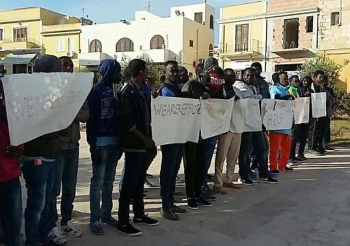 Da Lampedusa vogliono andar via Protesta contro hot spot