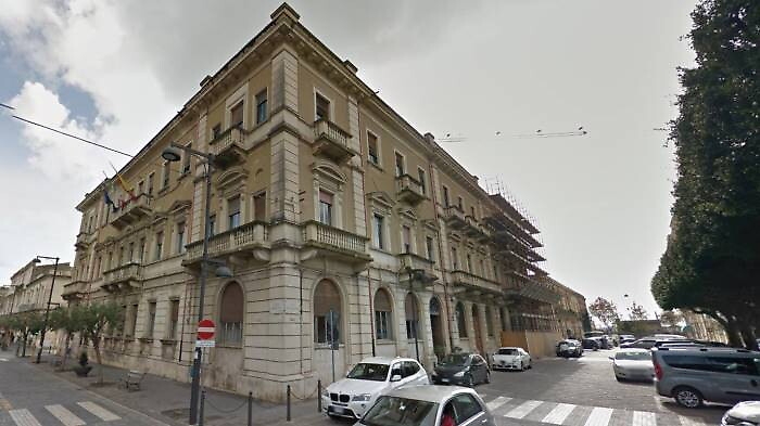 False assunzioni per rimborsi a consiglieri, 8 indagati a Siracusa