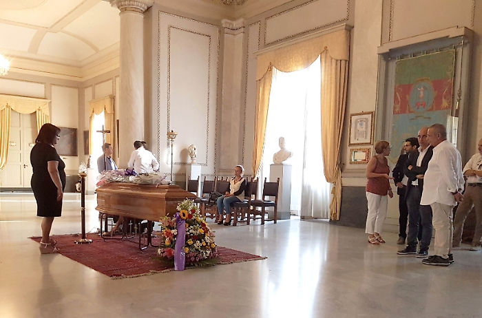 La salma di Adele a Catania In Municipio la Camera ardente