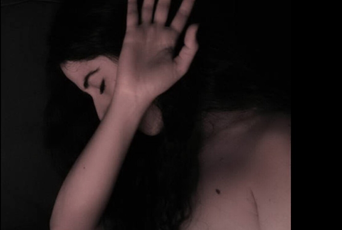 Ferisce ex convivente con pezzo di vetro: voleva che tornasse con lui