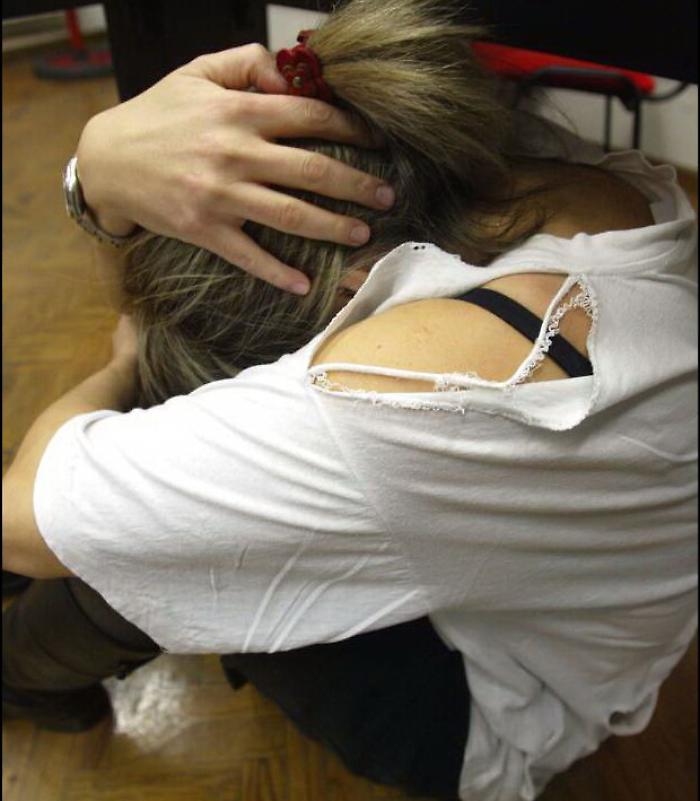 Picchia la moglie e le frattura il naso: artigiano arrestato a Misterbianco